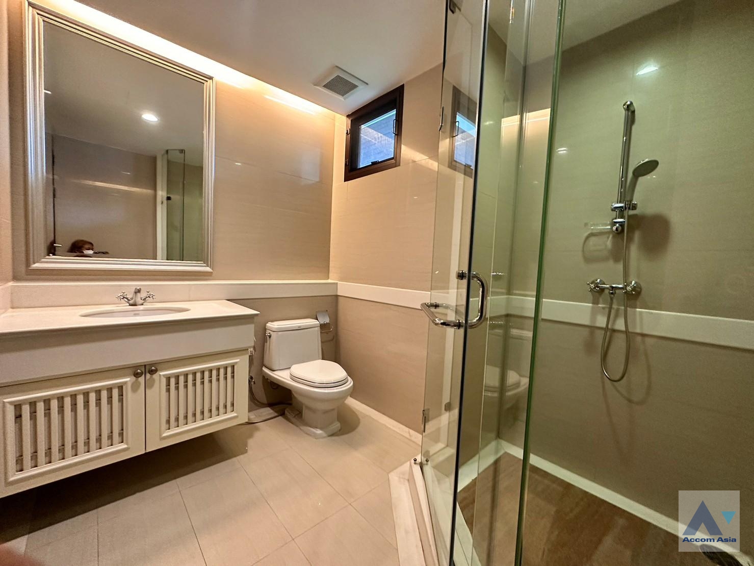 28  4 br House for rent and sale in Sukhumvit ,Bangkok BTS Asok - MRT Sukhumvit at House with pool Exclusive compound 1812512