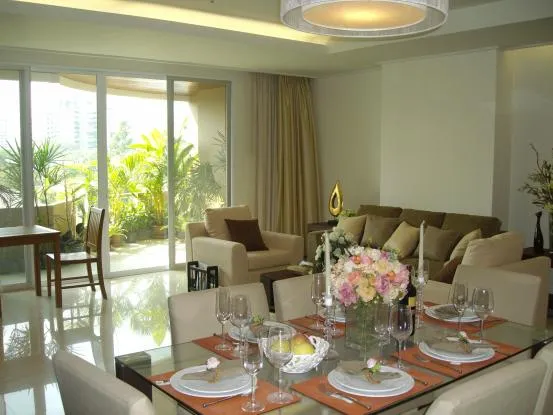 unit 3 Bedrooms  Apartment For Rent in Sukhumvit, Bangkok  near BTS Phrom Phong (1412561)