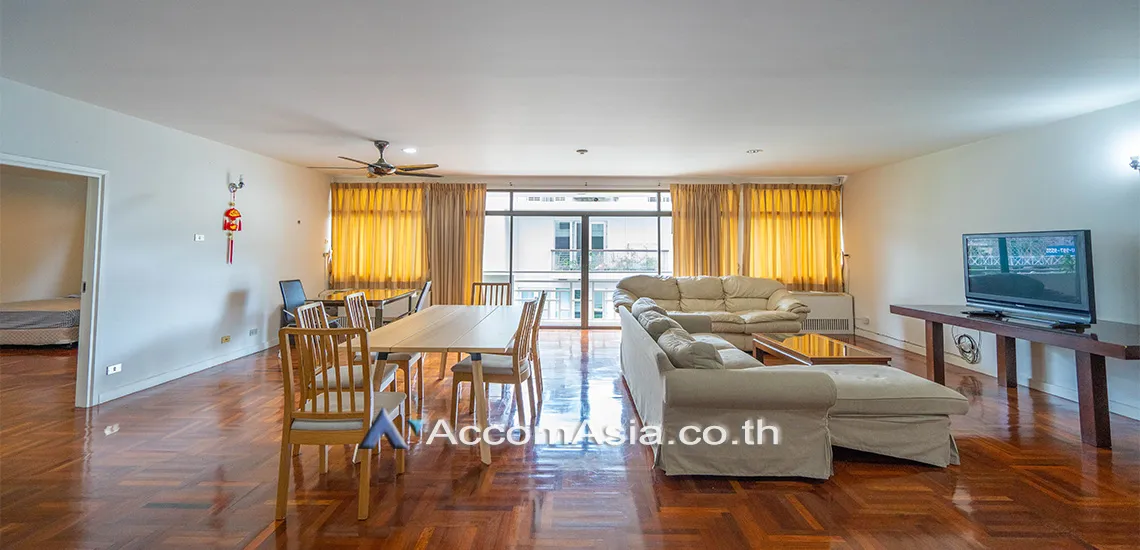 unit 3 Bedrooms  Condominium For Rent in Silom, Bangkok  near BTS Sala Daeng - MRT Silom (1512577)