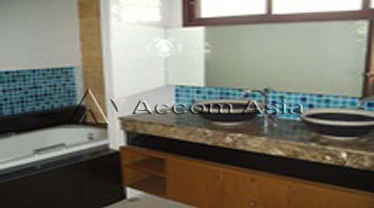 8  4 br House For Rent in Ratchadaphisek ,Bangkok  at Peaceful Compound 1812605