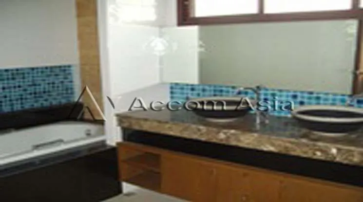 8  4 br House For Rent in Ratchadaphisek ,Bangkok  at Peaceful Compound 1812605