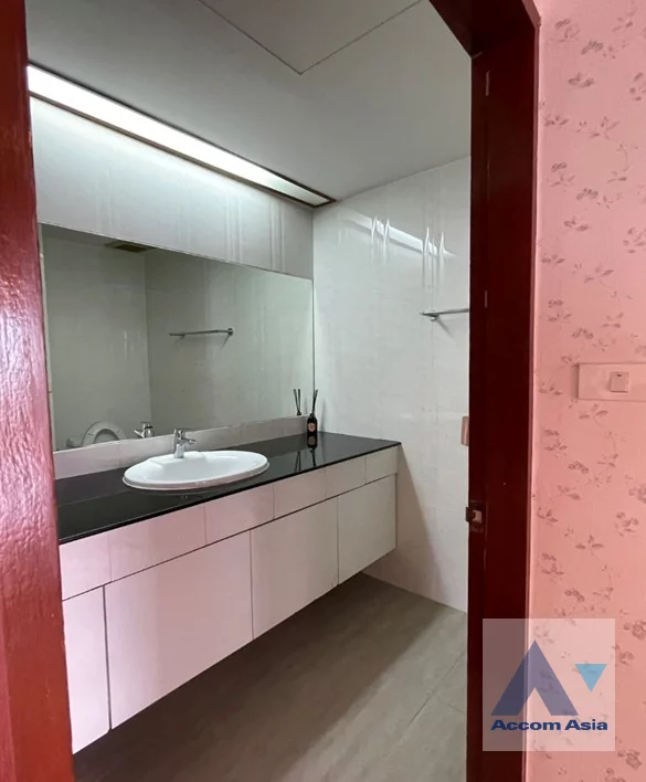 18  3 br Condominium For Rent in Sathorn ,Bangkok MRT Khlong Toei at Baan Yen Akard 20543