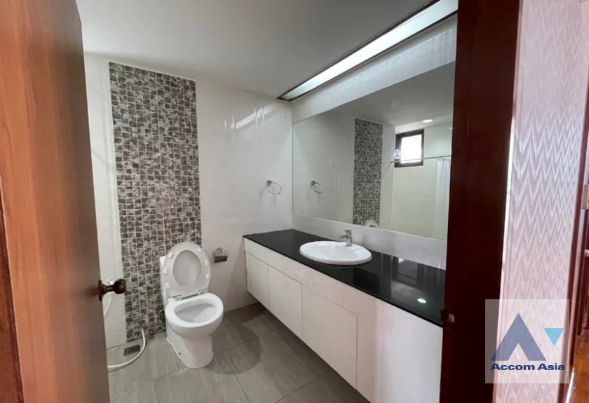 20  3 br Condominium For Rent in Sathorn ,Bangkok MRT Khlong Toei at Baan Yen Akard 20543