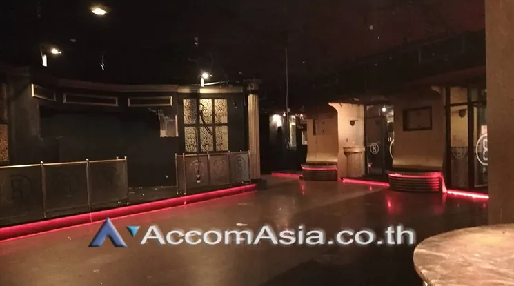  1  Retail / Showroom For Rent in Sukhumvit ,Bangkok MRT Sukhumvit - BTS Asok at Retail Space for RENT 1412631