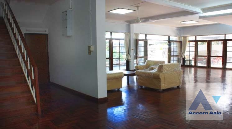  1  4 br House For Rent in Sukhumvit ,Bangkok BTS Phrom Phong at Privacy Living 1812697