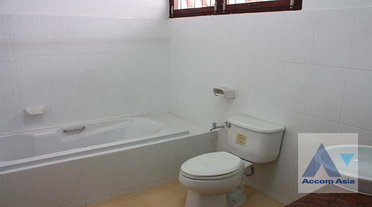 6  4 br House For Rent in Sukhumvit ,Bangkok BTS Phrom Phong at Privacy Living 1812697