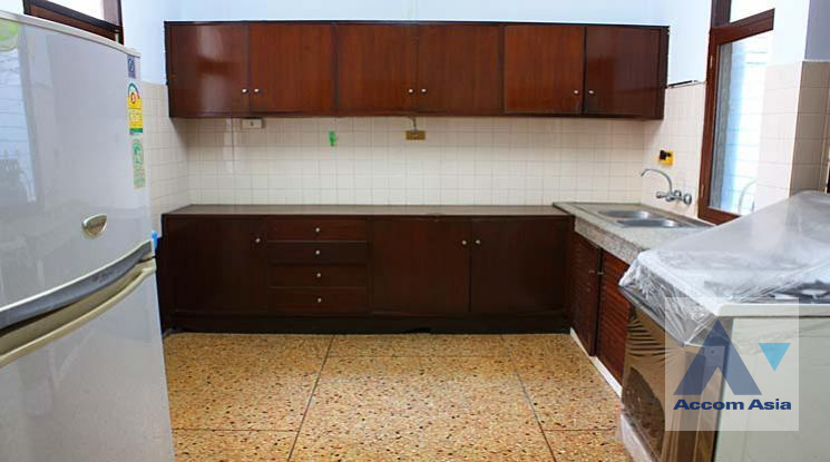 4  4 br House For Rent in Sukhumvit ,Bangkok BTS Phrom Phong at Privacy Living 1812697