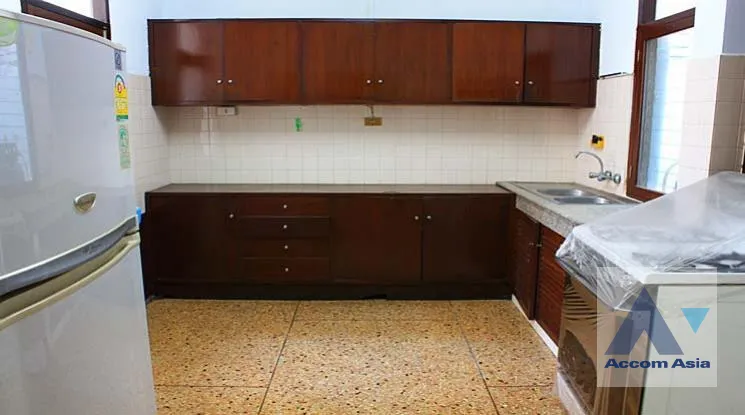 4  4 br House For Rent in Sukhumvit ,Bangkok BTS Phrom Phong at Privacy Living 1812697