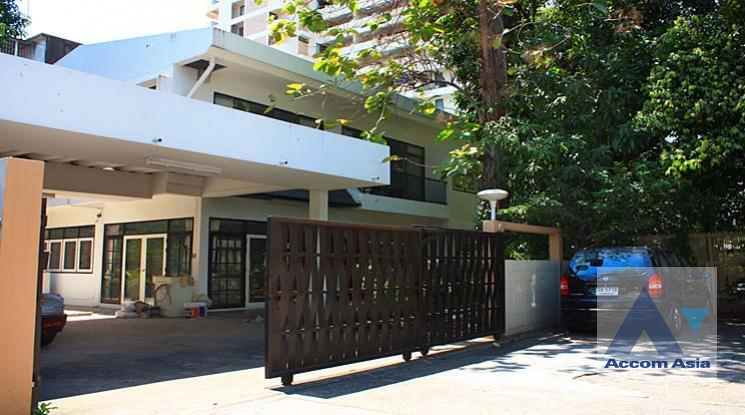  2  4 br House For Rent in Sukhumvit ,Bangkok BTS Phrom Phong at Privacy Living 1812697