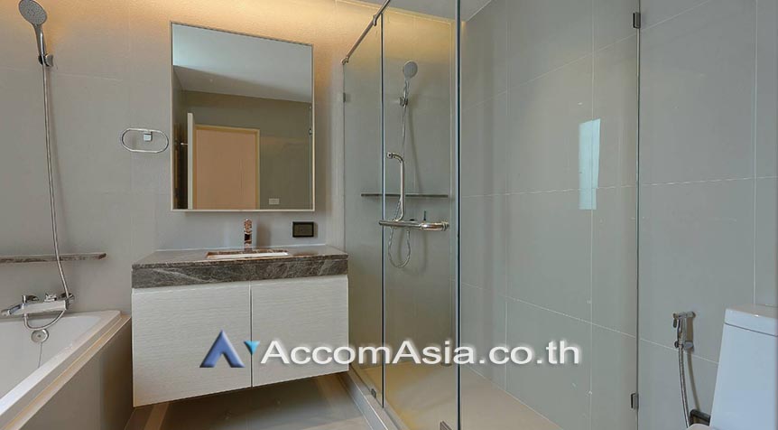  1  3 br Apartment For Rent in Sukhumvit ,Bangkok BTS Phrom Phong at High-Rise Serviced Apartment Near The Em District 1412782