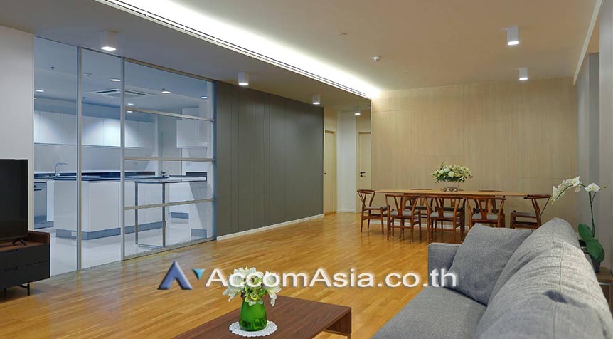  1  3 br Apartment For Rent in Sukhumvit ,Bangkok BTS Phrom Phong at High-Rise Serviced Apartment Near The Em District 1412782