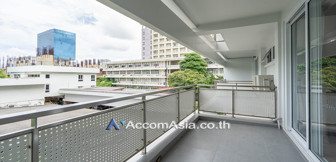  1  3 br Apartment For Rent in Sathorn ,Bangkok BTS Chong Nonsi at Cozy Low-Rise Apartment in a Premium Compound 1412786