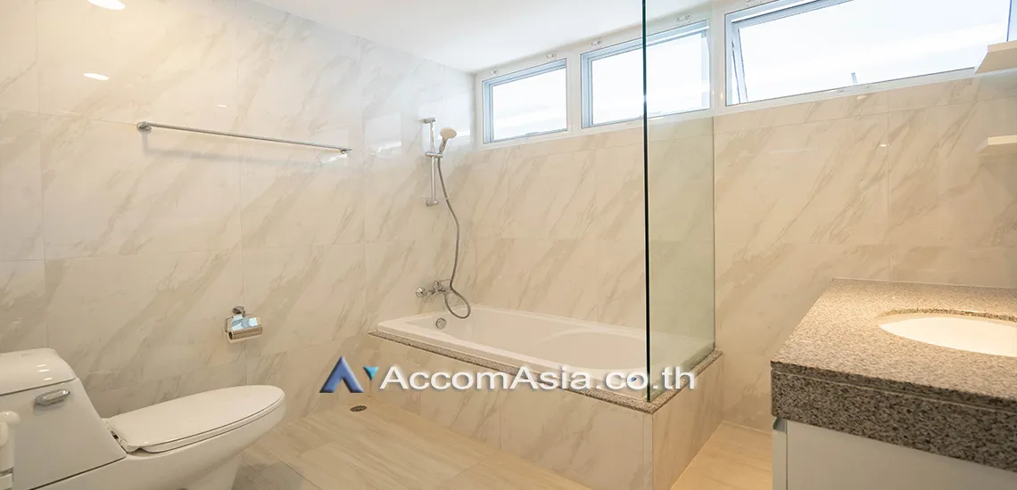 6  3 br Apartment For Rent in Sathorn ,Bangkok BTS Chong Nonsi at Cozy Low-Rise Apartment in a Premium Compound 1412786