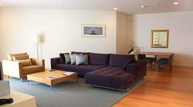 unit 2 Bedrooms  Apartment For Rent in Charoen Nakhon, Bangkok  (1412817)