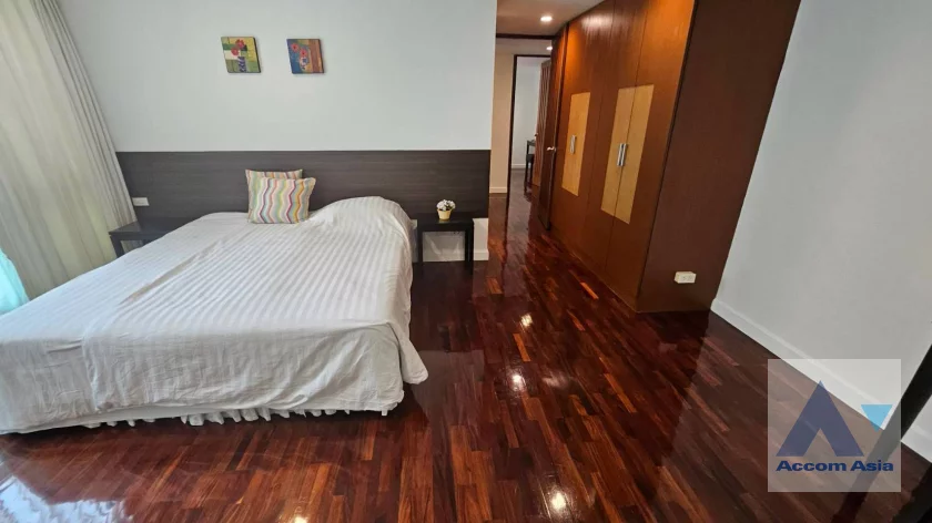 9  3 br Apartment For Rent in Silom ,Bangkok BTS Surasak at High-end Low Rise  1412830