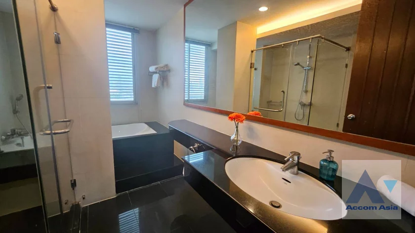 19  3 br Apartment For Rent in Silom ,Bangkok BTS Surasak at High-end Low Rise  1412830