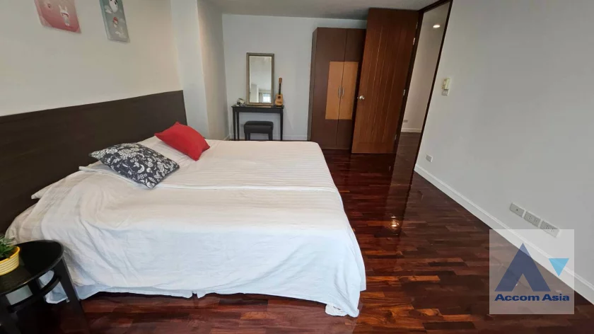 15  3 br Apartment For Rent in Silom ,Bangkok BTS Surasak at High-end Low Rise  1412830