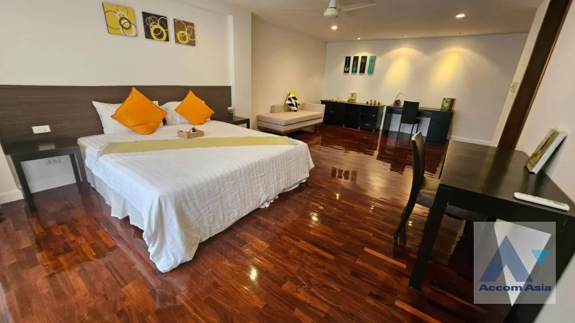 12  3 br Apartment For Rent in Silom ,Bangkok BTS Surasak at High-end Low Rise  1412830