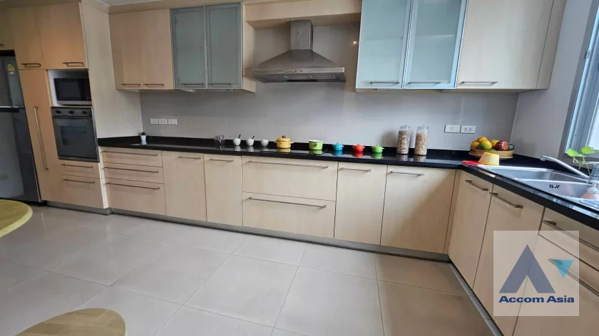7  3 br Apartment For Rent in Silom ,Bangkok BTS Surasak at High-end Low Rise  1412830