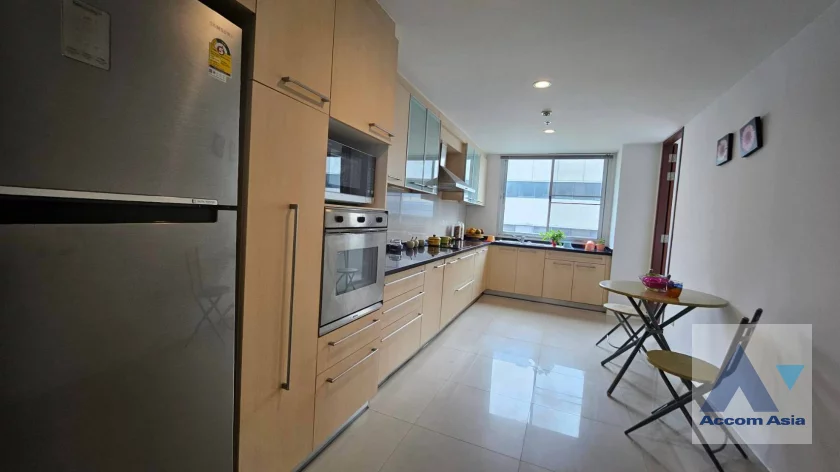 6  3 br Apartment For Rent in Silom ,Bangkok BTS Surasak at High-end Low Rise  1412830