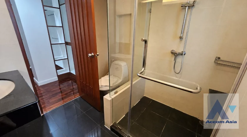 20  3 br Apartment For Rent in Silom ,Bangkok BTS Surasak at High-end Low Rise  1412830