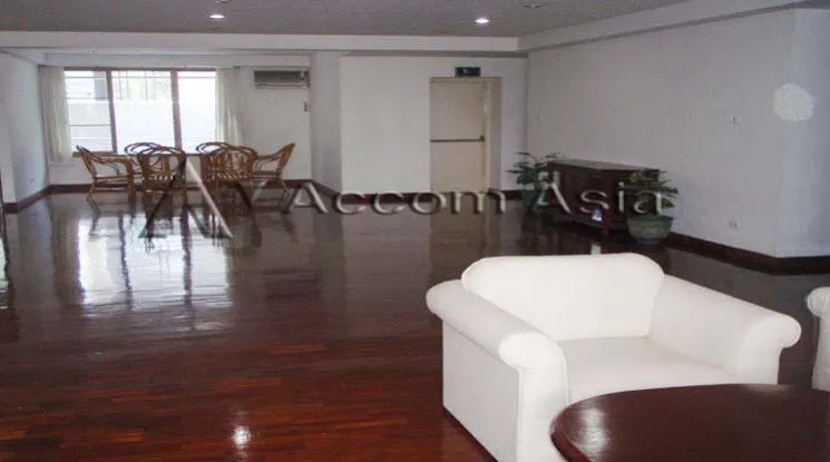 unit 4 Bedrooms  Apartment For Rent in Sukhumvit, Bangkok  near BTS Thong Lo (1412845)