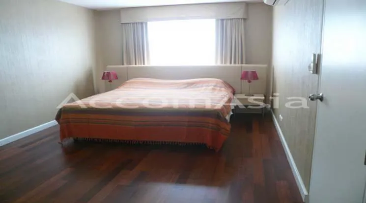 unit 2 Bedrooms  Condominium For Rent & Sale in Sathorn, Bangkok  near MRT Khlong Toei (1512972)