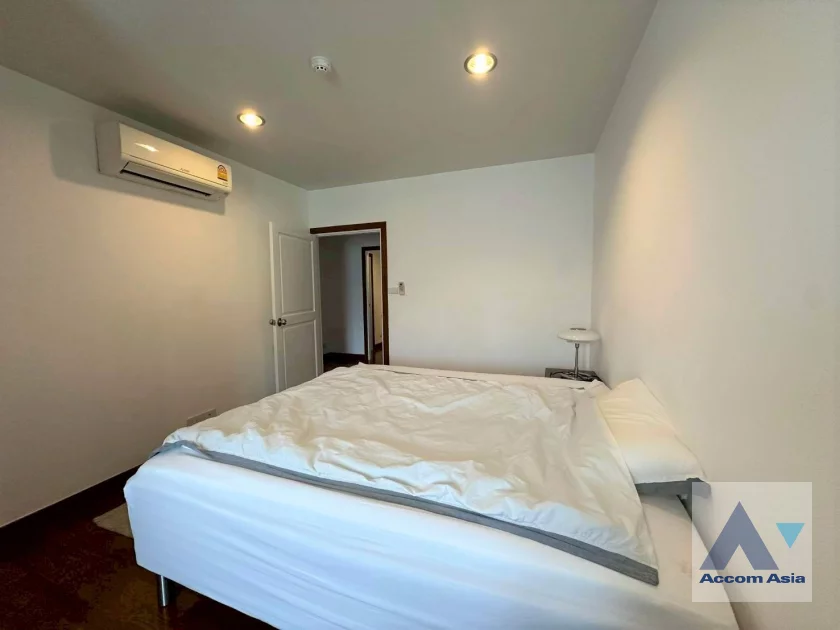 13  4 br Apartment For Rent in Sathorn ,Bangkok BTS Sala Daeng - MRT Lumphini at Secluded Ambiance 20565