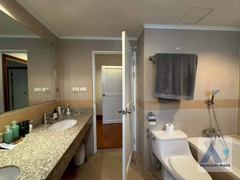 17  4 br Apartment For Rent in Sathorn ,Bangkok BTS Sala Daeng - MRT Lumphini at Secluded Ambiance 20565