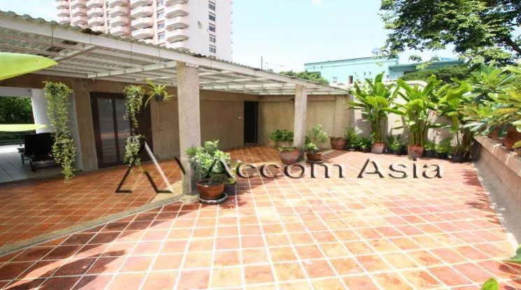 Penthouse townhouse for rent in Sathorn, Bangkok Code 50064