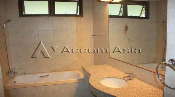 8  5 br Townhouse for rent and sale in Sathorn ,Bangkok MRT Lumphini - BTS Sala Daeng at A serene townhouse nestled in the city center  50064