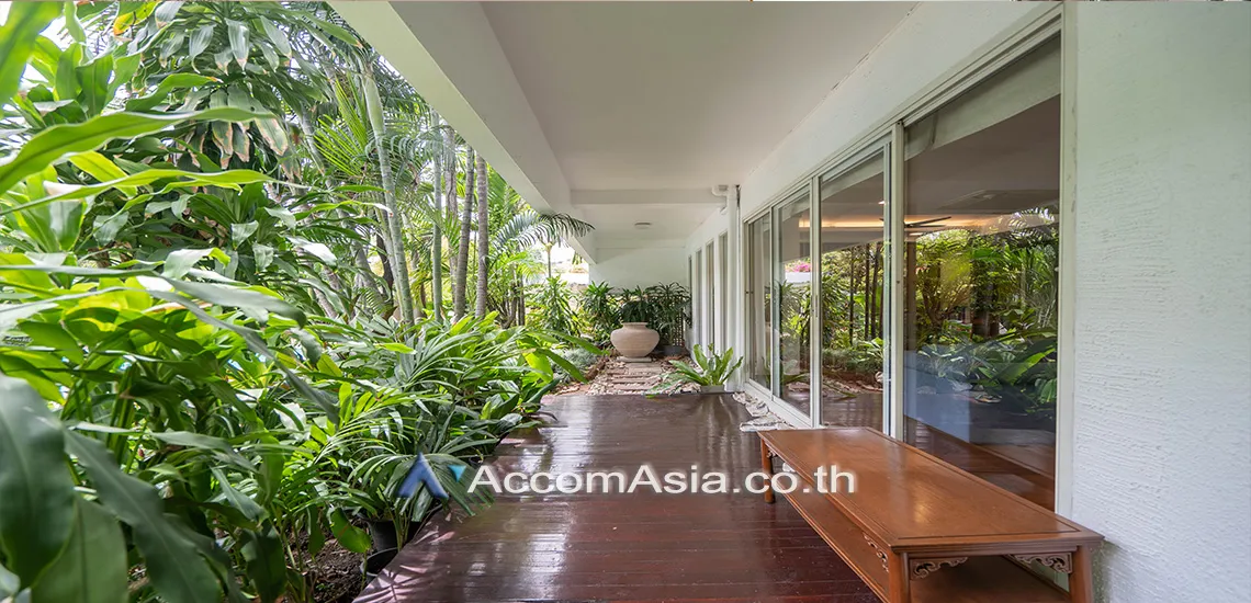 unitPet friendly |  3 Bedrooms  Apartment For Rent in Sathorn, Bangkok  near BTS Chong Nonsi (1413089)