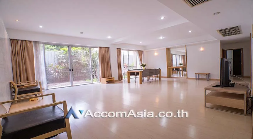 unit 2 Bedrooms  Apartment For Rent in Sukhumvit, Bangkok  near BTS Phrom Phong (1413101)