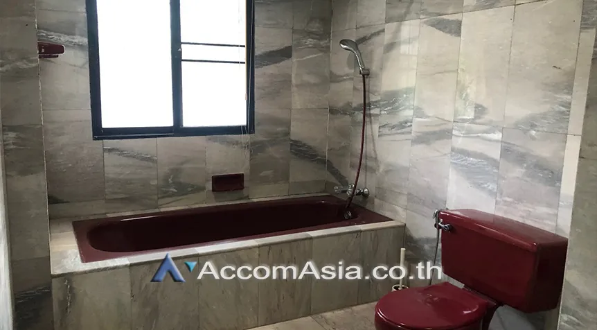 6  4 br Townhouse For Rent in Sukhumvit ,Bangkok BTS Asok - MRT Sukhumvit at Kiarti Thanee City 2513275