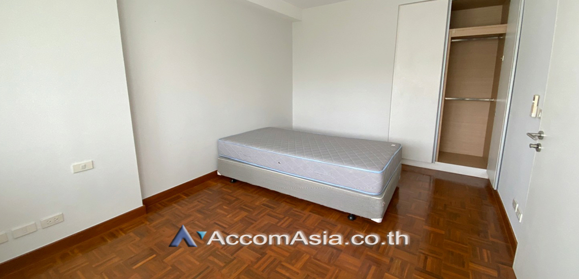 8  4 br Apartment For Rent in Sathorn ,Bangkok BTS Chong Nonsi at Cozy Low-Rise Apartment in a Premium Compound 1413277