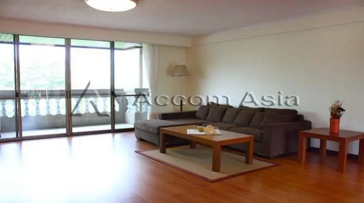 unit 3 Bedrooms  Apartment For Rent in Sukhumvit, Bangkok  near BTS Phrom Phong (10113)