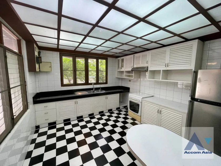 5  2 br House for rent and sale in Ploenchit ,Bangkok BTS Ploenchit 1713336