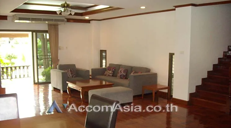 unit 4 Bedrooms  House For Rent in Sukhumvit, Bangkok  near BTS Phrom Phong (1813362)