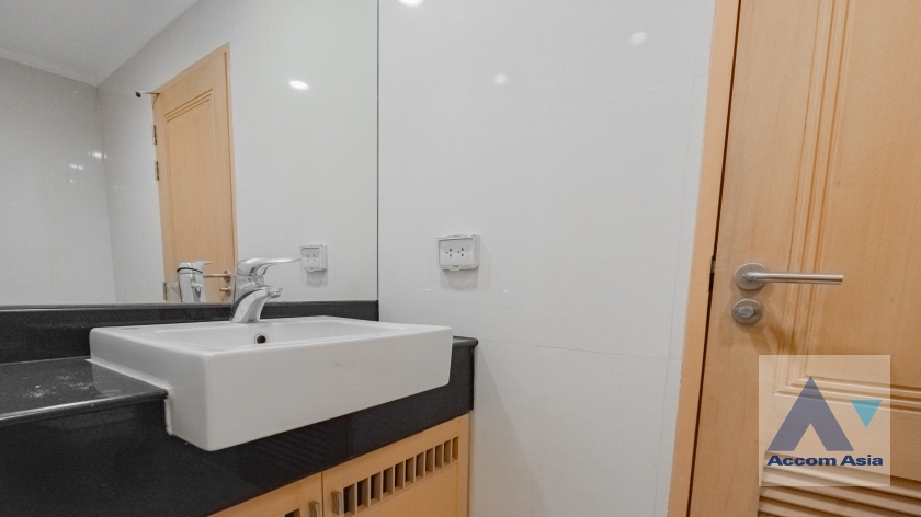 19  4 br Apartment For Rent in Sukhumvit ,Bangkok BTS Phrom Phong at Apartment with Top Facilities, Close to Emshere 1513446
