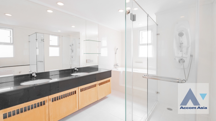 23  4 br Apartment For Rent in Sukhumvit ,Bangkok BTS Phrom Phong at Apartment with Top Facilities, Close to Emshere 1513446