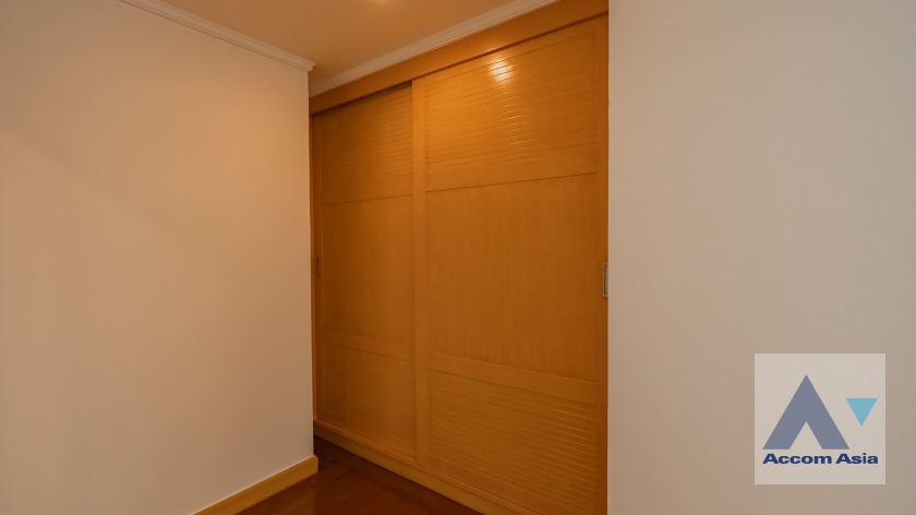 32  4 br Apartment For Rent in Sukhumvit ,Bangkok BTS Phrom Phong at Apartment with Top Facilities, Close to Emshere 1513446