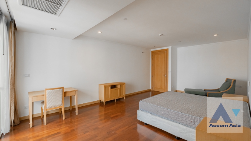 31  4 br Apartment For Rent in Sukhumvit ,Bangkok BTS Phrom Phong at Apartment with Top Facilities, Close to Emshere 1513446