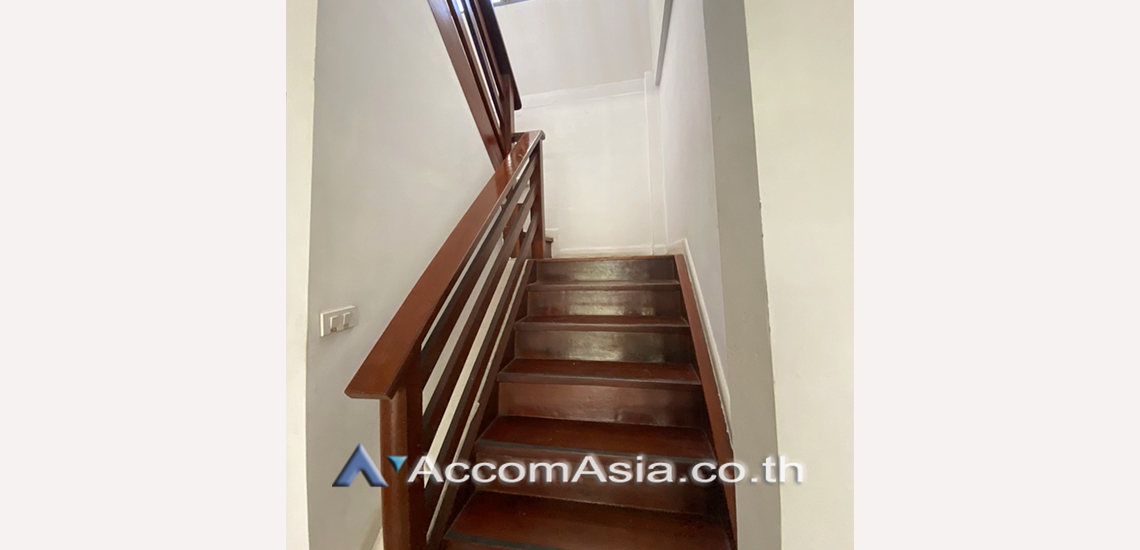12  3 br House For Rent in Sathorn ,Bangkok MRT Khlong Toei 1713481