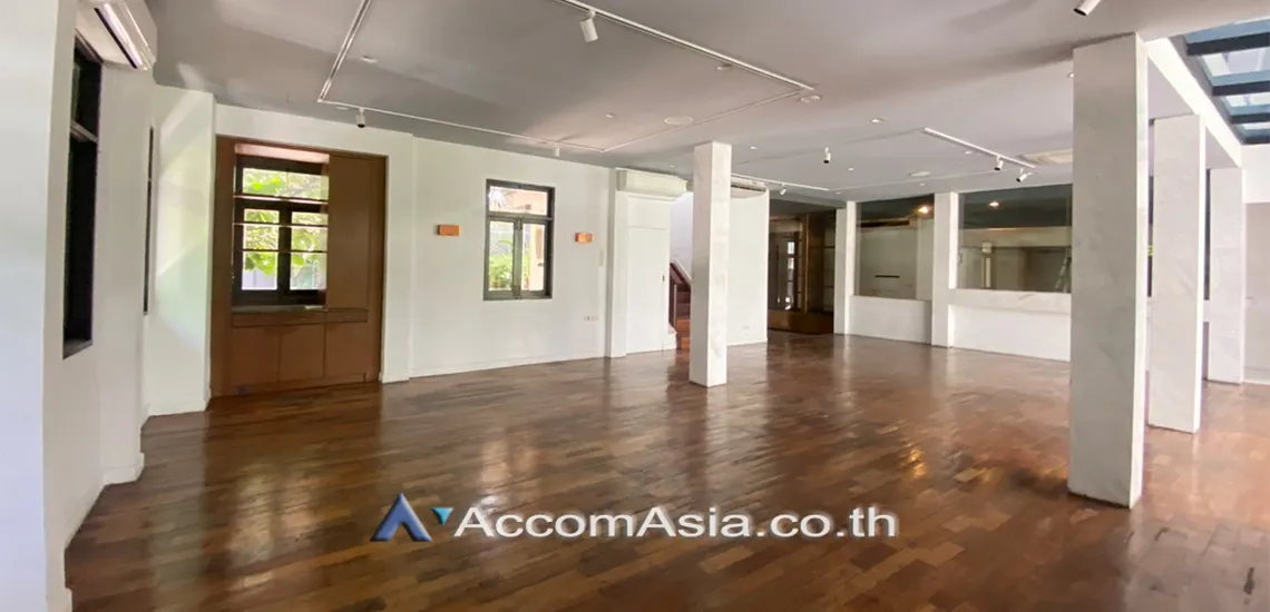 5  3 br House For Rent in Sathorn ,Bangkok MRT Khlong Toei 1713481