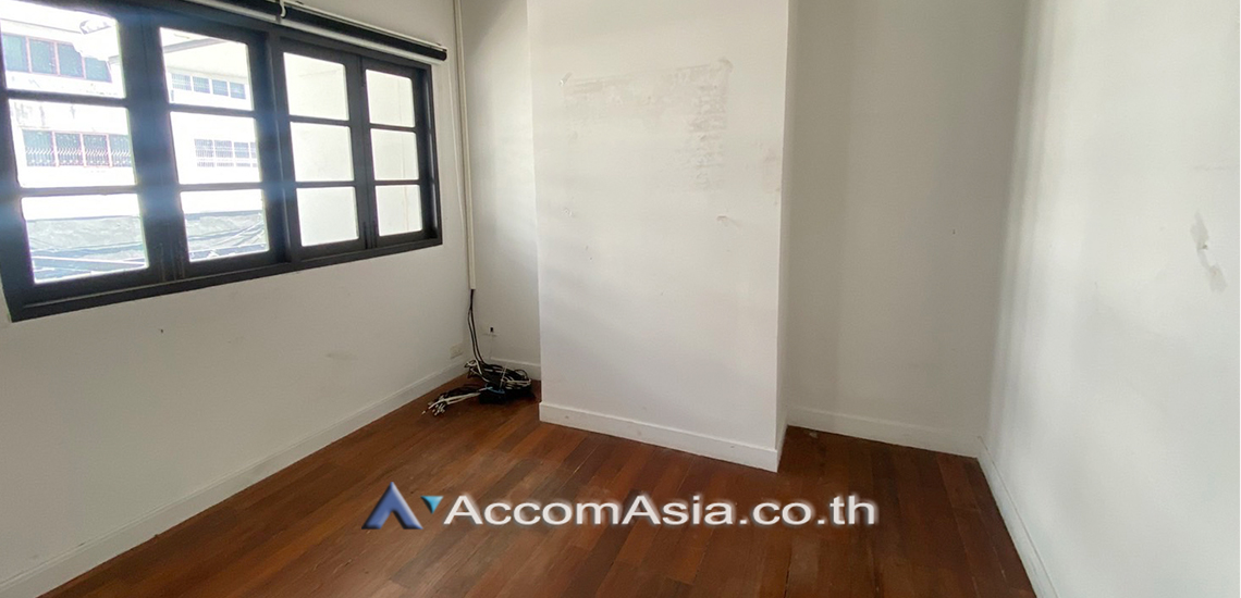 11  3 br House For Rent in Sathorn ,Bangkok MRT Khlong Toei 1713481