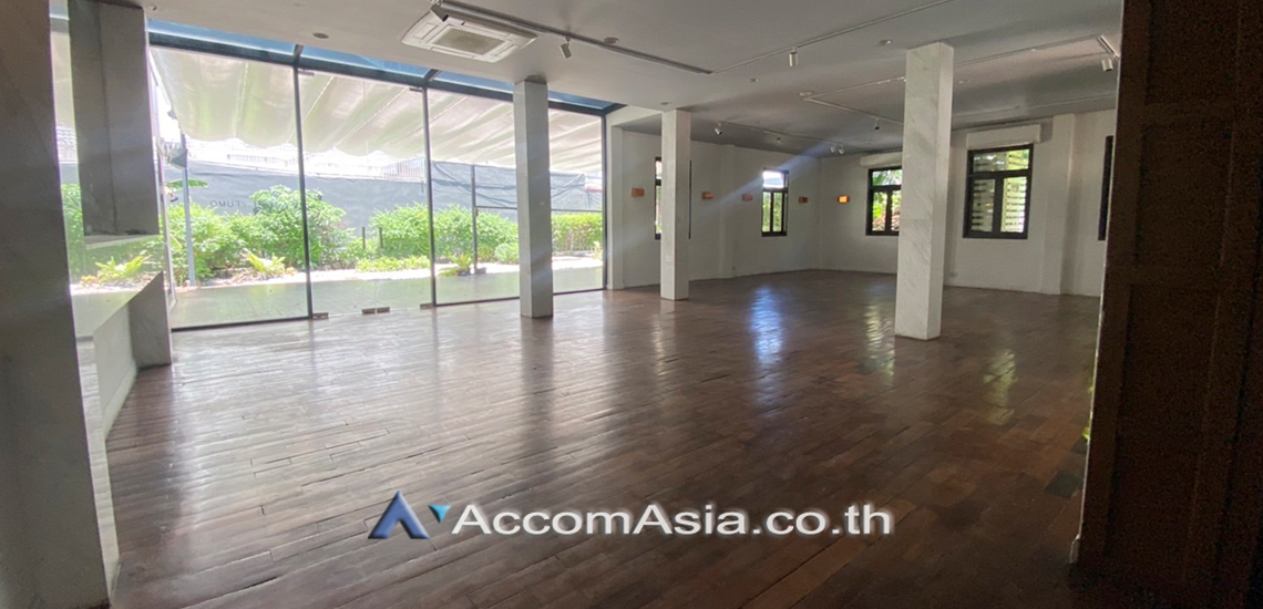 4  3 br House For Rent in Sathorn ,Bangkok MRT Khlong Toei 1713481