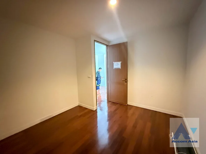 12  3 br House For Rent in Sathorn ,Bangkok MRT Khlong Toei 1713481
