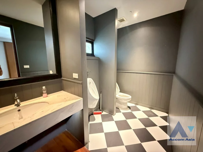 28  3 br House For Rent in Sathorn ,Bangkok MRT Khlong Toei 1713481