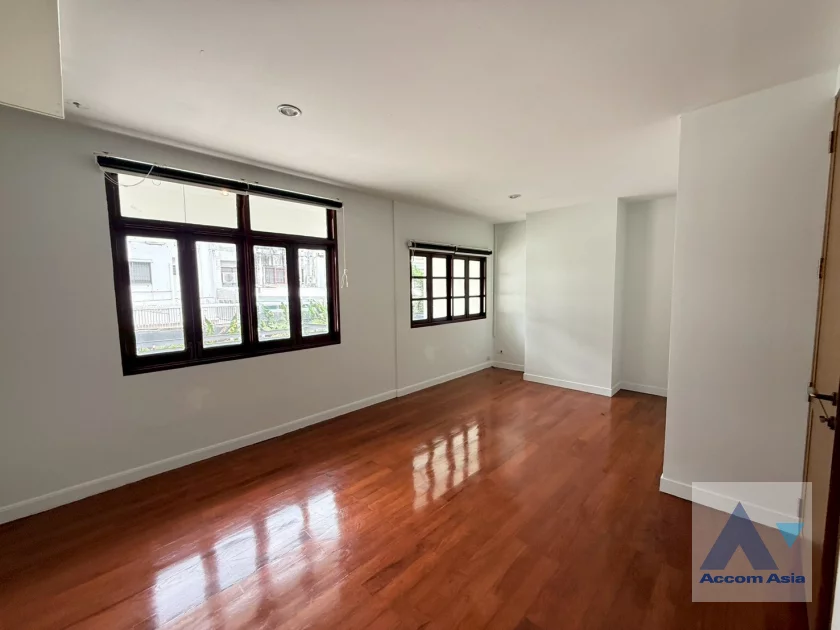 25  3 br House For Rent in Sathorn ,Bangkok MRT Khlong Toei 1713481