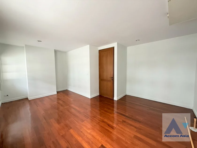 26  3 br House For Rent in Sathorn ,Bangkok MRT Khlong Toei 1713481
